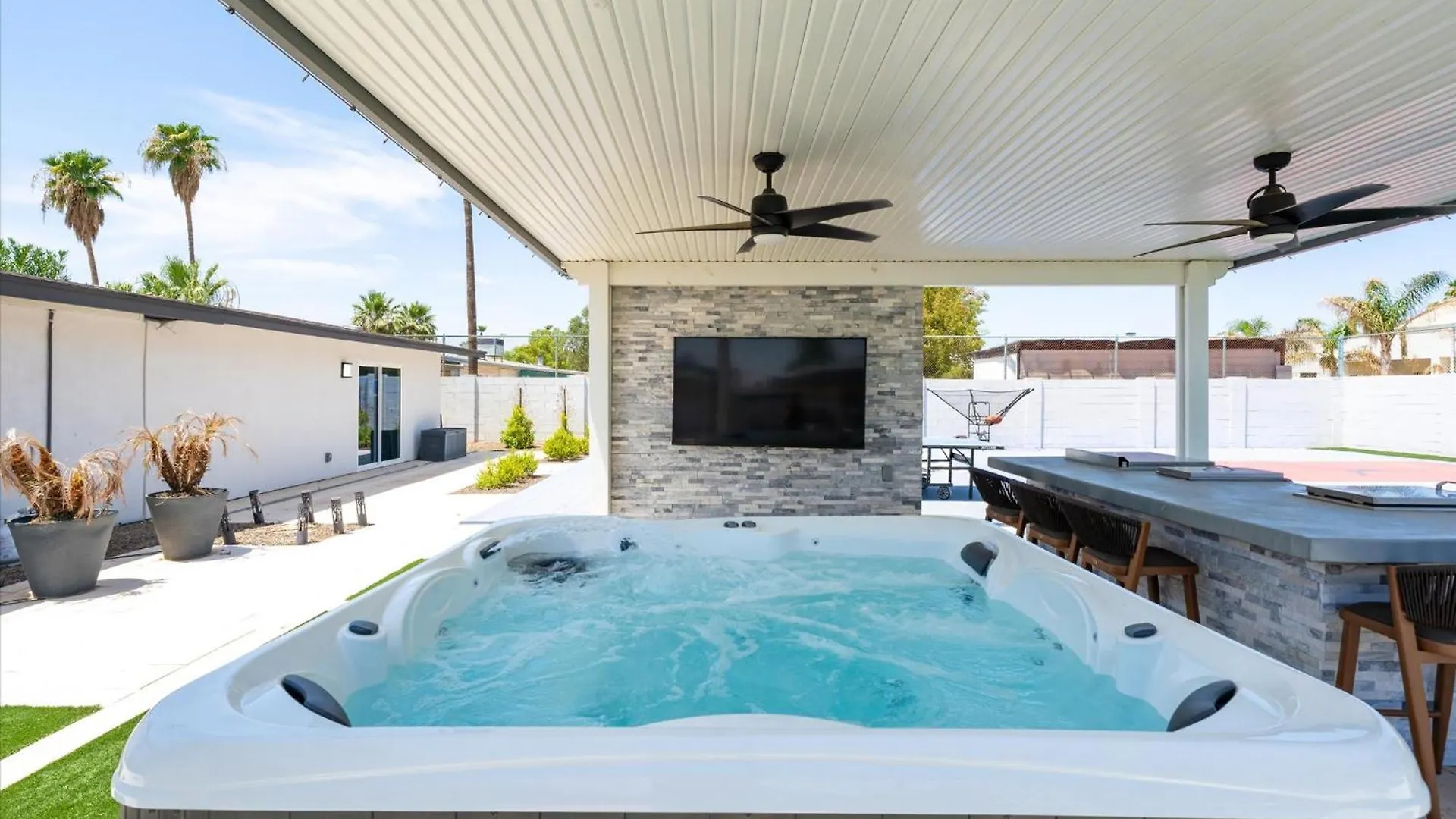 Sportscourt Pool Hot Tub Game Room Playground Phoenix 0*,